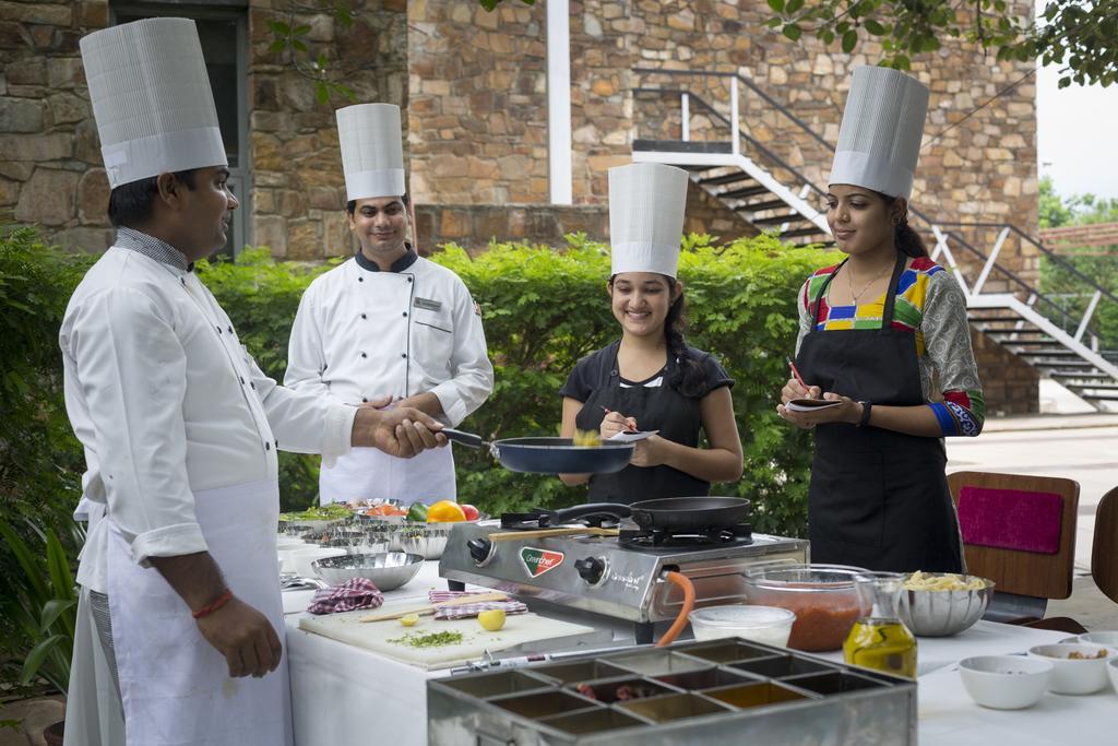 Mana Ranakpur Hotel Bagian luar foto
